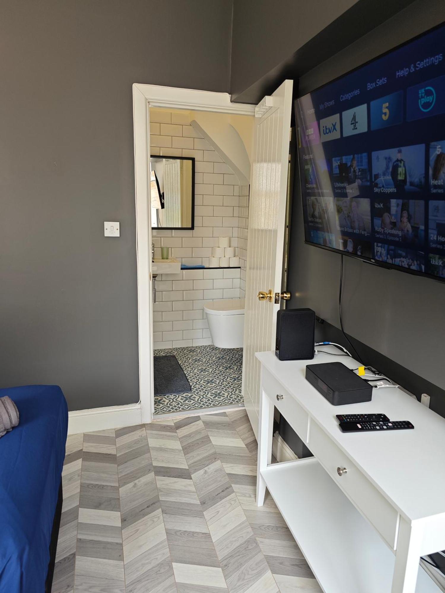 2 Bedroom 2 Bathroom Apartment In Old St - Shoreditch - Zone 1 Лондон Екстер'єр фото